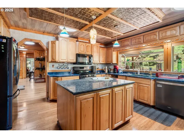 $730,000 | 520 Brimstone Road, Wolf Creek, OR 97497