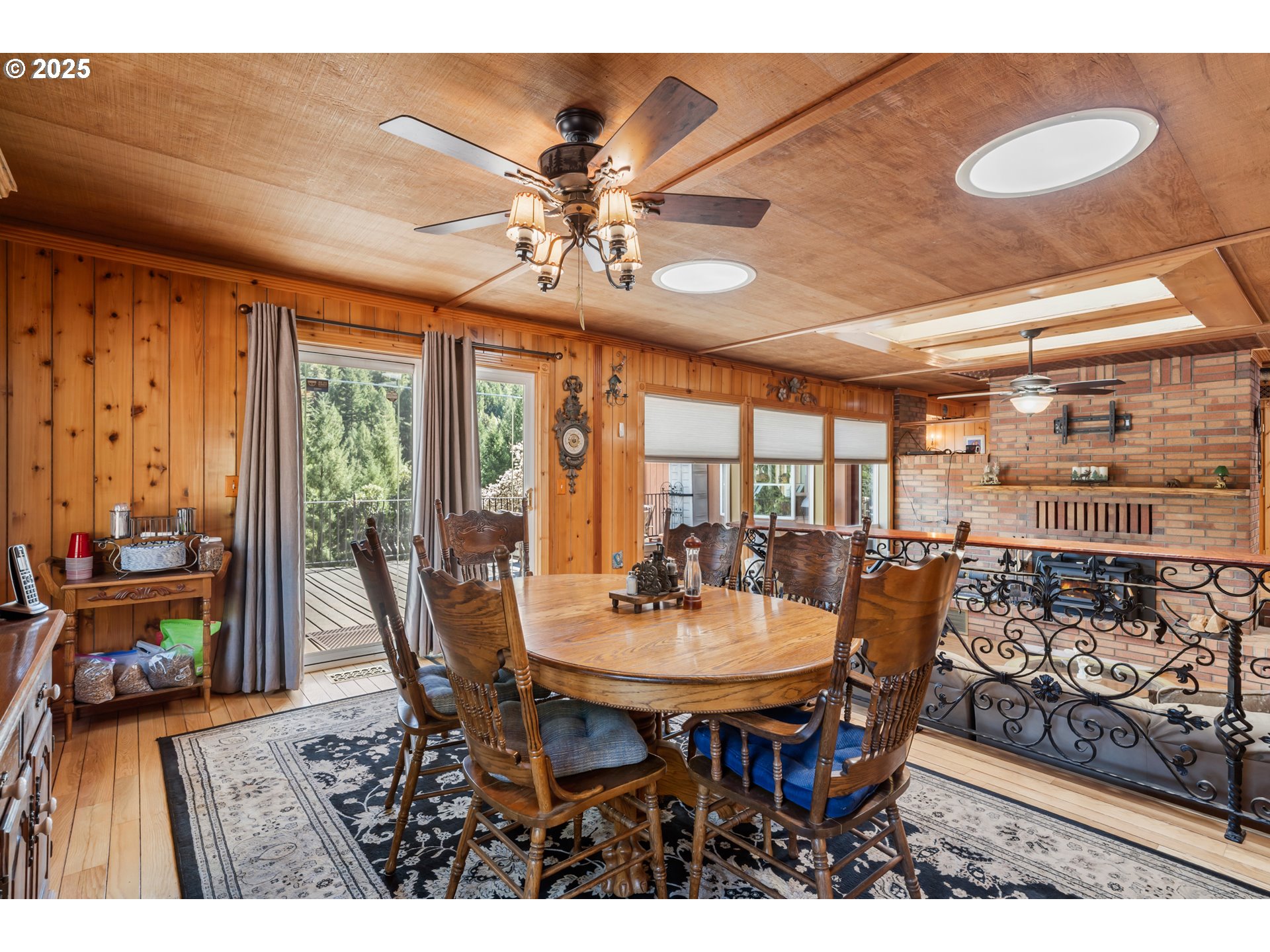 520 Brimstone Road Wolf Creek, OR 97497 - Photo 8 of 41