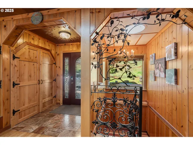 $829,000 | 520 Brimstone Road, Wolf Creek, OR 97497
