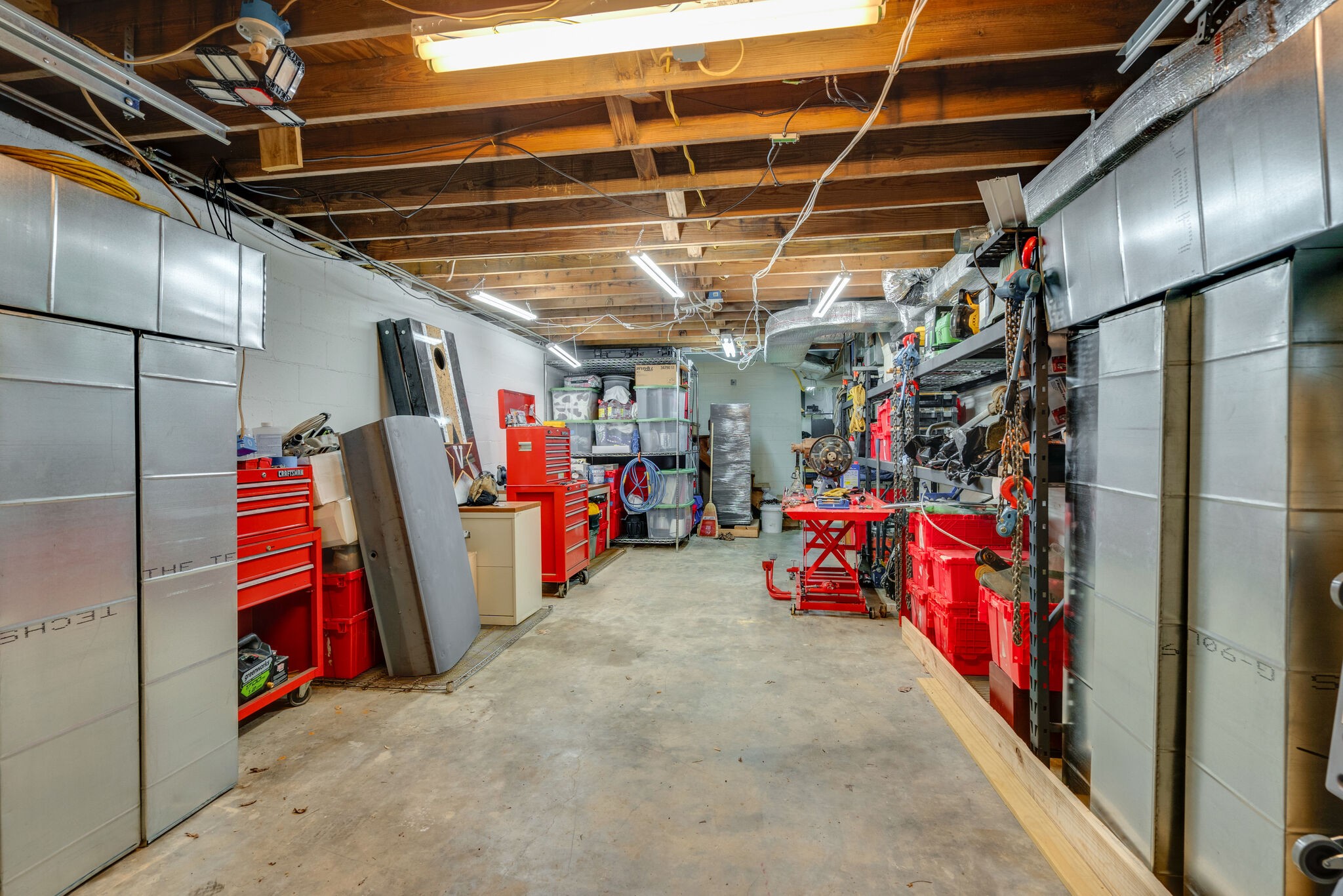 537 Chapmansboro Road Ashland City, TN 37015 - Photo 17 of 28 a view of storage and utility room