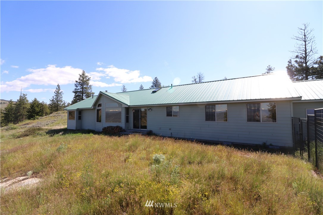 204 Sunset Ridge Road Oroville, WA 98844 - Photo 3 of 20 Gallery Image 3