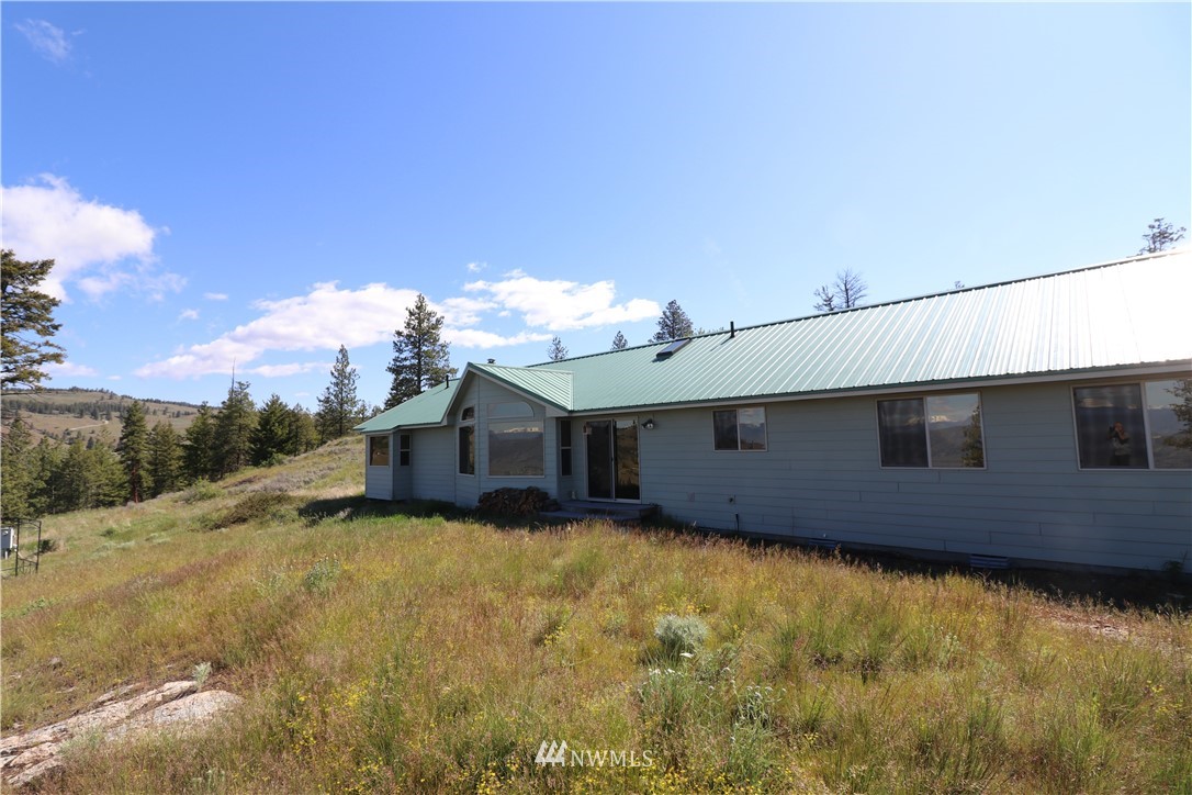 204 Sunset Ridge Road Oroville, WA 98844 - Photo 4 of 20 Gallery Image 4