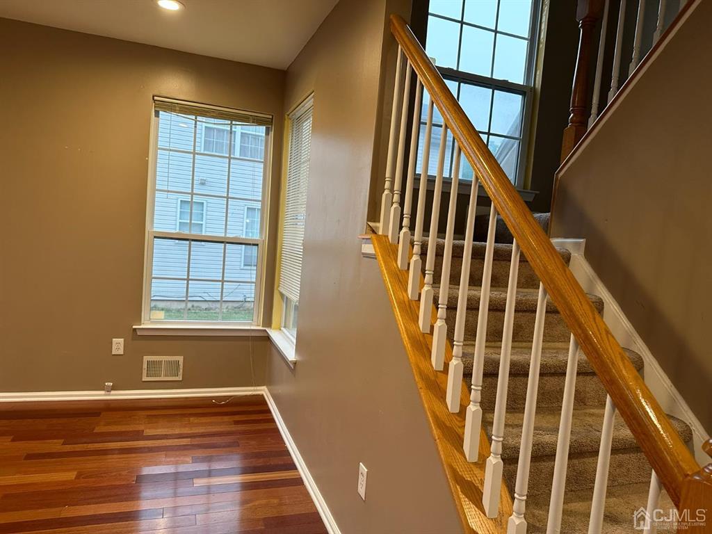 58 Timber Ridge Road North Brunswick, NJ 08902 - Photo 2 of 8
