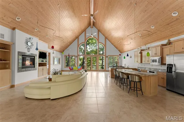 $2,250,000 | 24304 Mustang Lane, Shell Knob, MO 65747