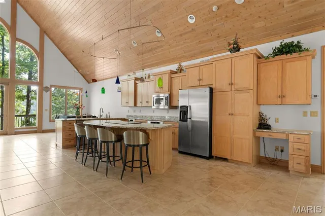 $2,250,000 | 24304 Mustang Lane, Shell Knob, MO 65747