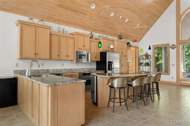 $2,250,000 | 24304 Mustang Lane, Shell Knob, MO 65747