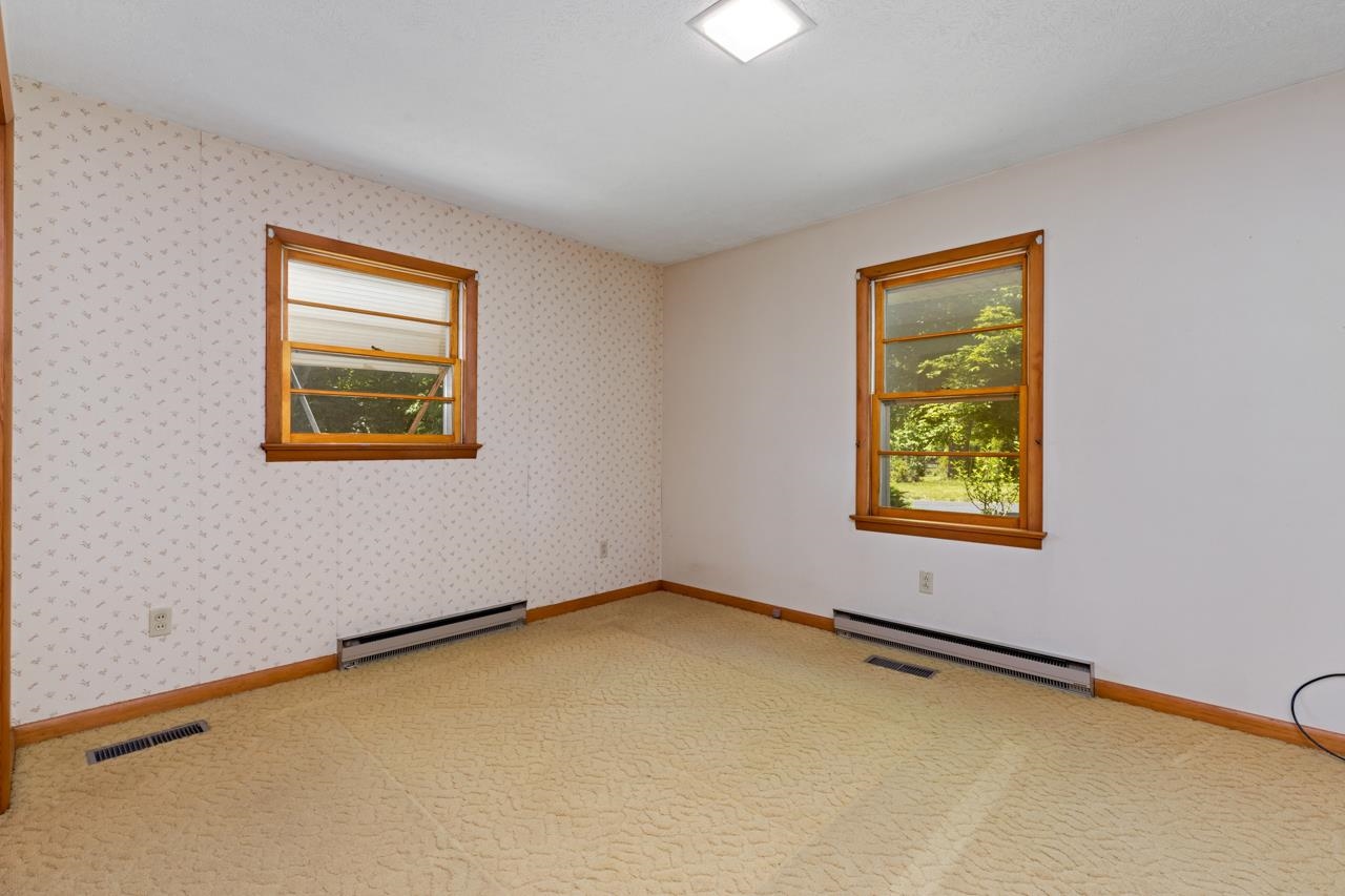 3252 Lyndhurst Road Stuarts Draft, VA 24477 - Photo 23 of 75 an empty room with a window