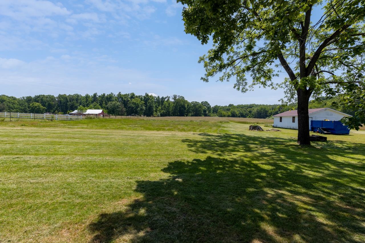 3252 Lyndhurst Road Stuarts Draft, VA 24477 - Photo 40 of 75 a view of an ocean from a yard