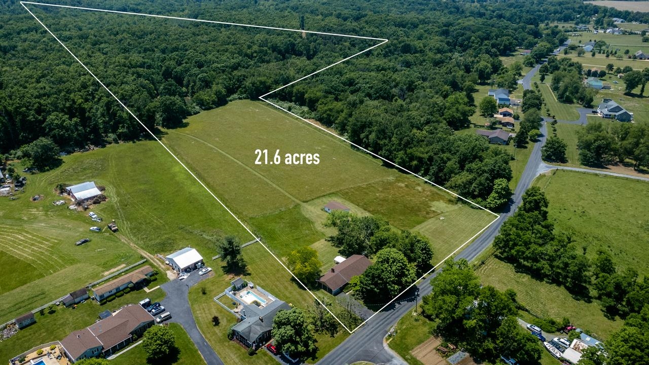 3252 Lyndhurst Road Stuarts Draft, VA 24477 - Photo 47 of 75 an aerial view of a tennis court