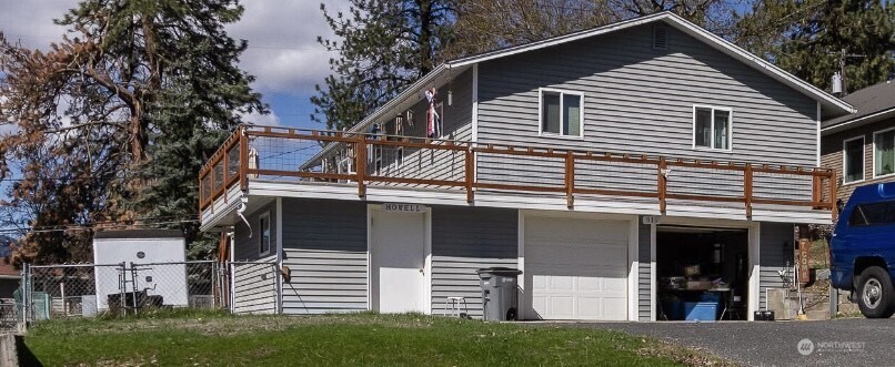 915 North Hofstetter St  