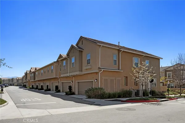 $620,000 | 22886 Concord Drive, Saugus, CA 91350