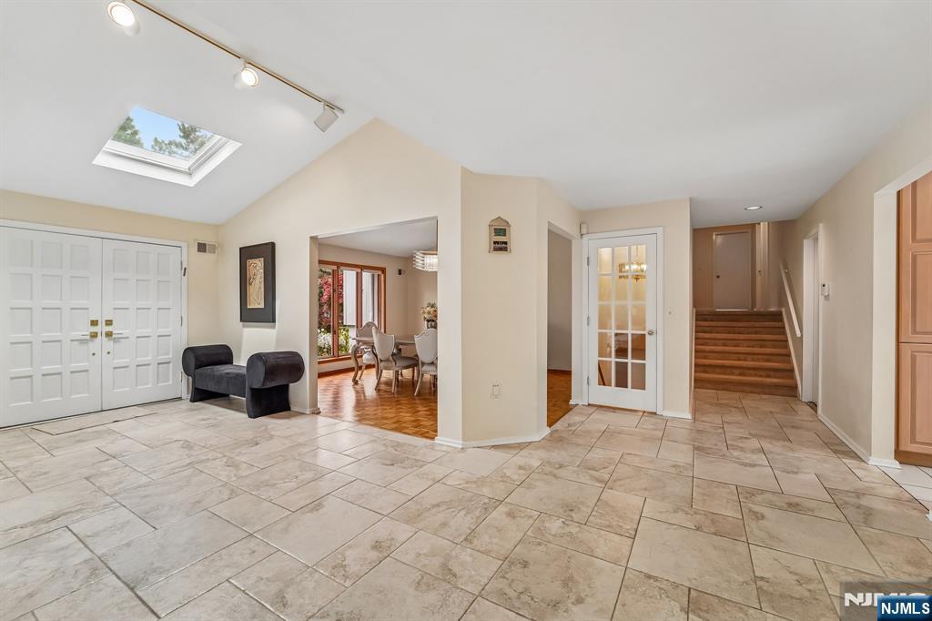 8 Union Hill Road Denville, NJ 07834 - Photo 3 of 50