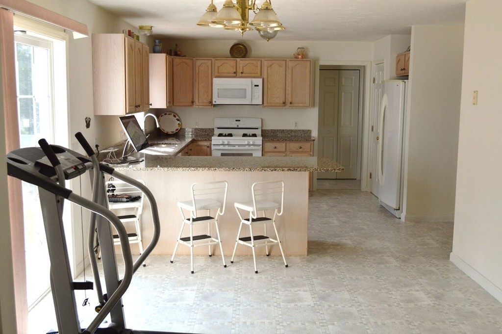 24 Anna Road Franklin, MA 02038 - Photo 8 of 23 Gallery Image 8