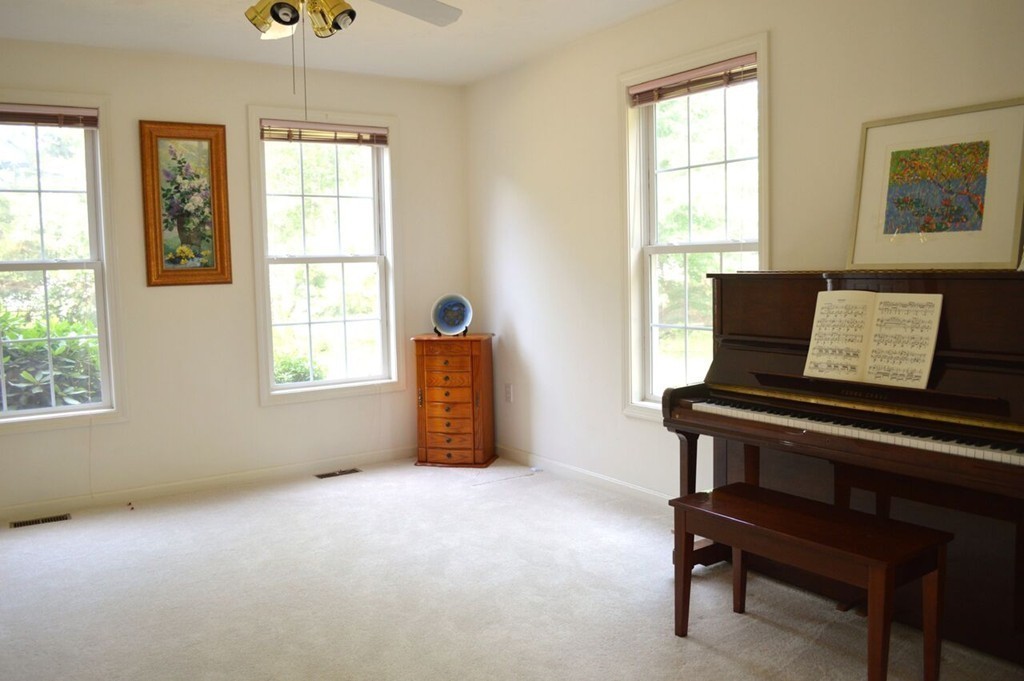 24 Anna Road Franklin, MA 02038 - Photo 10 of 23 Gallery Image 10