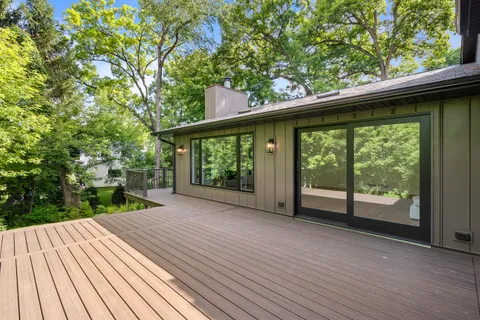$1,795,000 | 853 Sauganash Drive, Fontana, WI 53125