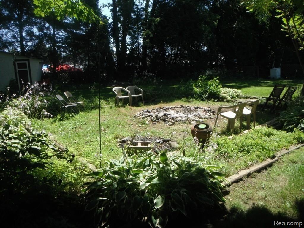 41405 Edison Lake Road Belleville, MI 48111 - Photo 20 of 21 41405 Edison Lake Rd 025.jpg