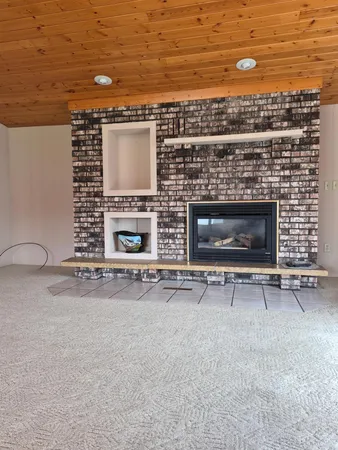 $192,900 | 245 North Broadway, Alden, MN 56009