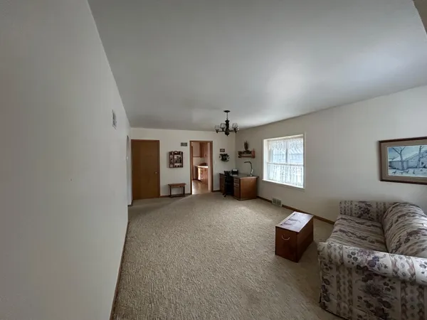 $192,900 | 245 North Broadway, Alden, MN 56009