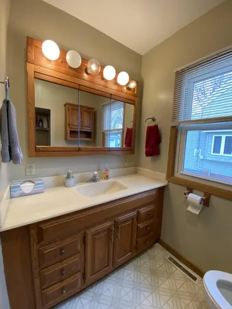 $192,900 | 245 North Broadway, Alden, MN 56009