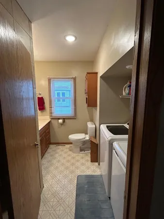 $192,900 | 245 North Broadway, Alden, MN 56009