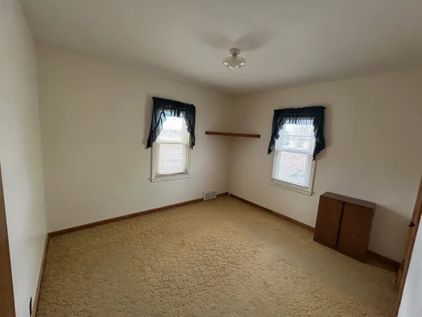 $192,900 | 245 North Broadway, Alden, MN 56009