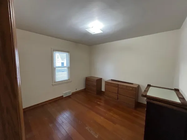 $192,900 | 245 North Broadway, Alden, MN 56009