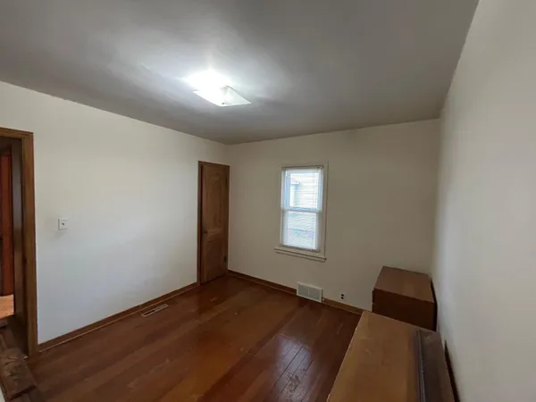 $192,900 | 245 North Broadway, Alden, MN 56009