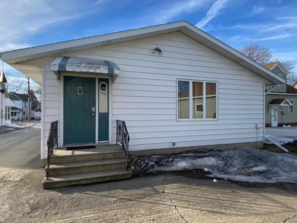 $192,900 | 245 North Broadway, Alden, MN 56009
