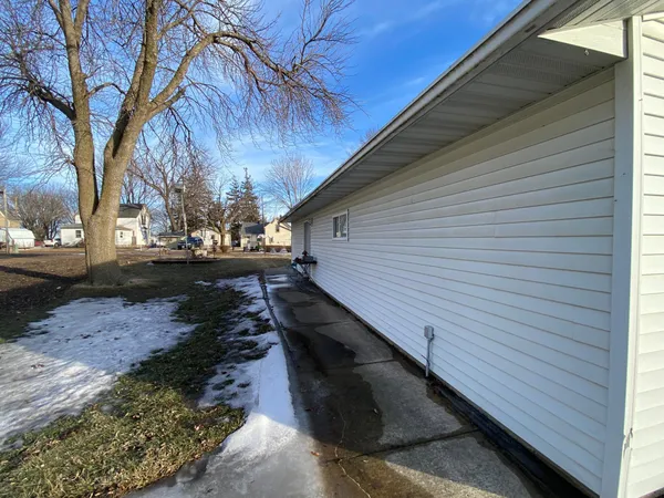 $192,900 | 245 North Broadway, Alden, MN 56009