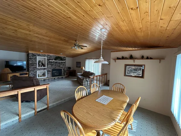 $192,900 | 245 North Broadway, Alden, MN 56009