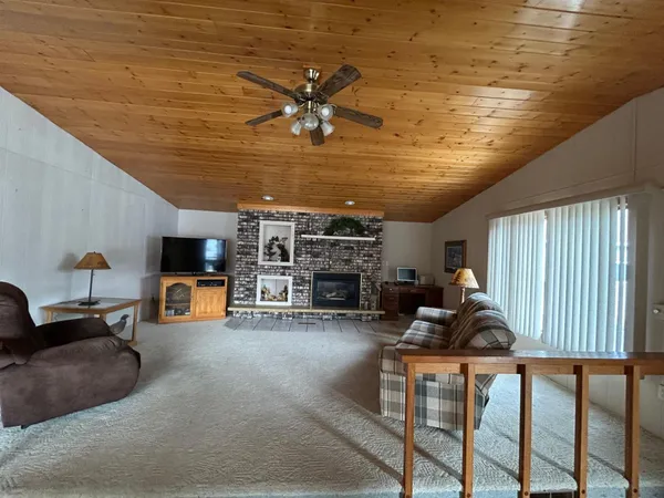 $192,900 | 245 North Broadway, Alden, MN 56009