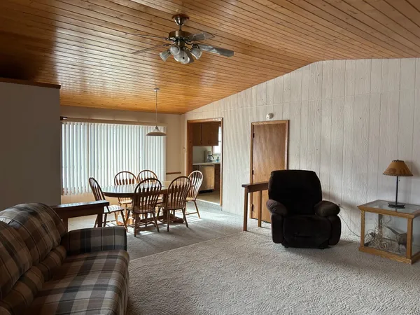 $192,900 | 245 North Broadway, Alden, MN 56009