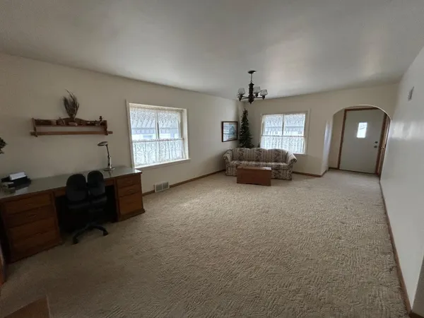 $192,900 | 245 North Broadway, Alden, MN 56009