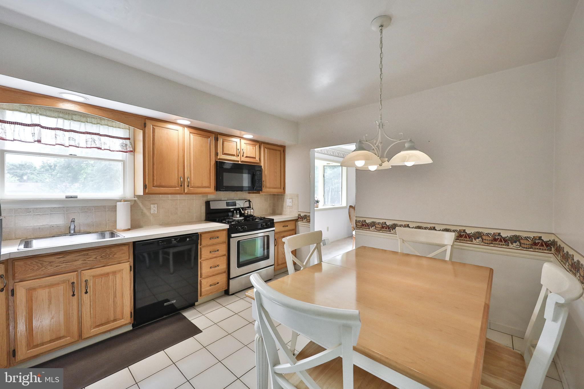 3218 Hayes Road Norristown, PA 19403 - Photo 7 of 24 Updated Kitchen