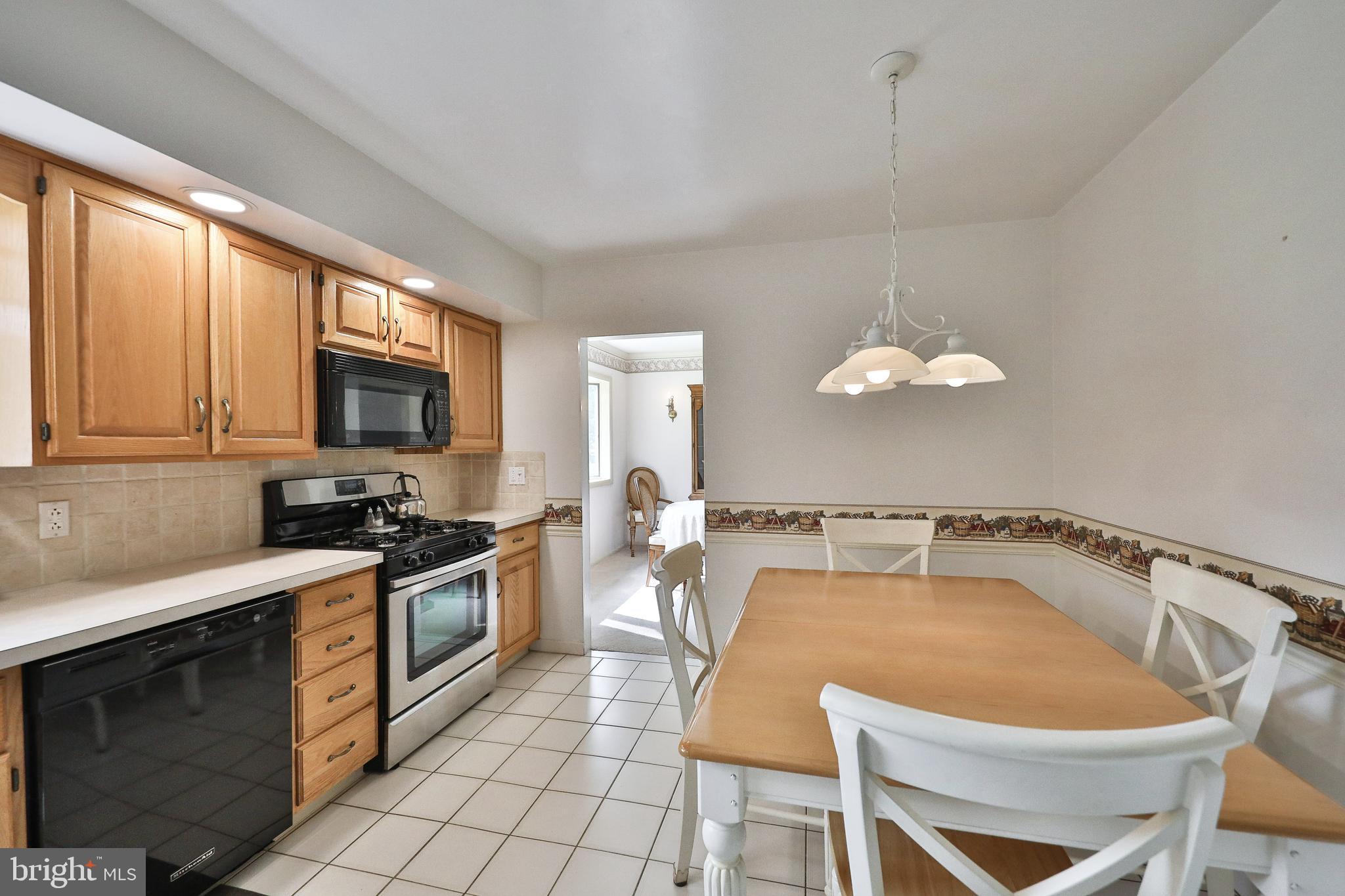 3218 Hayes Road Norristown, PA 19403 - Photo 8 of 24 Eat in Kitchen