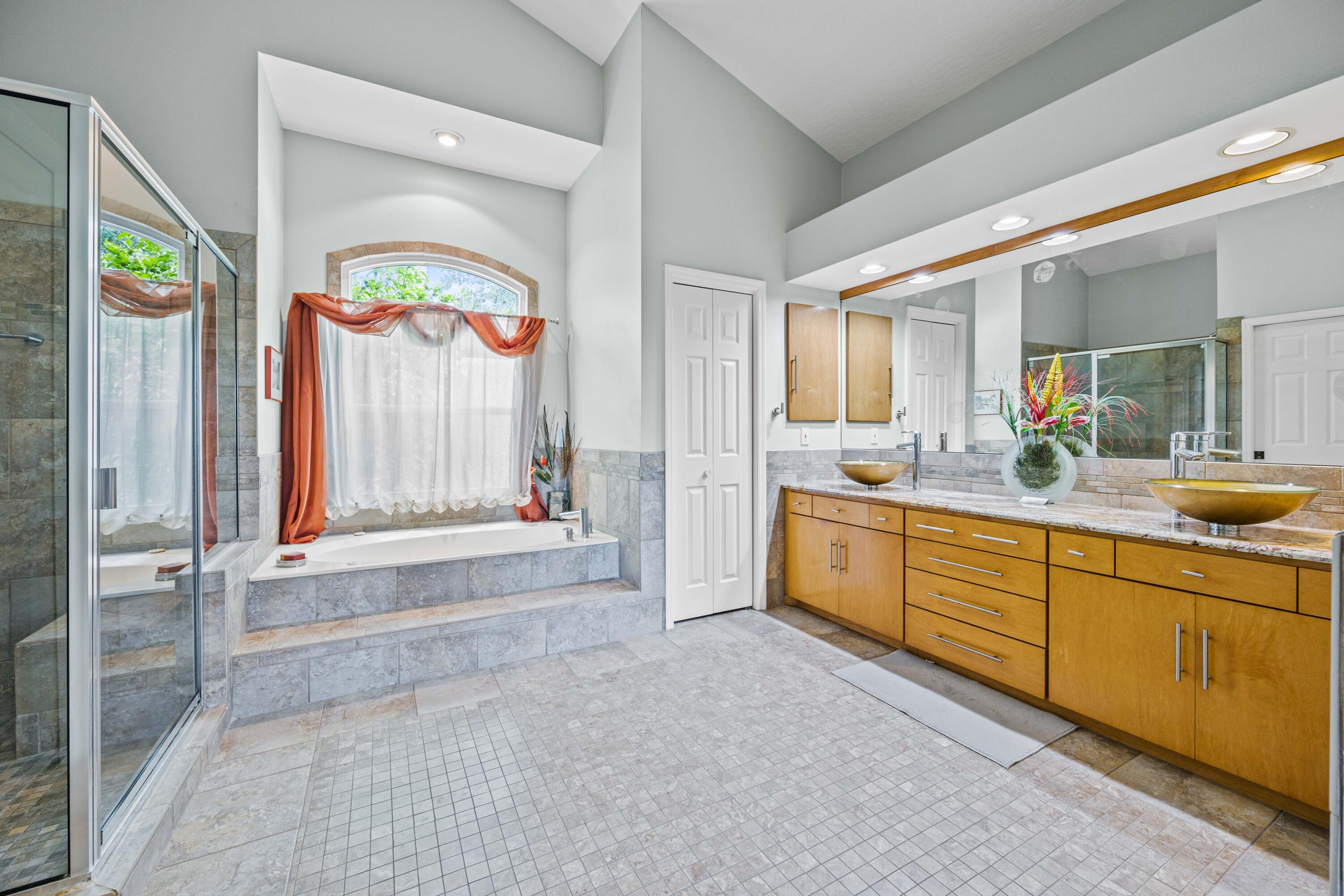 3455 Shady Run Road Melbourne, FL 32934 - Photo 12 of 47 Primary Bath