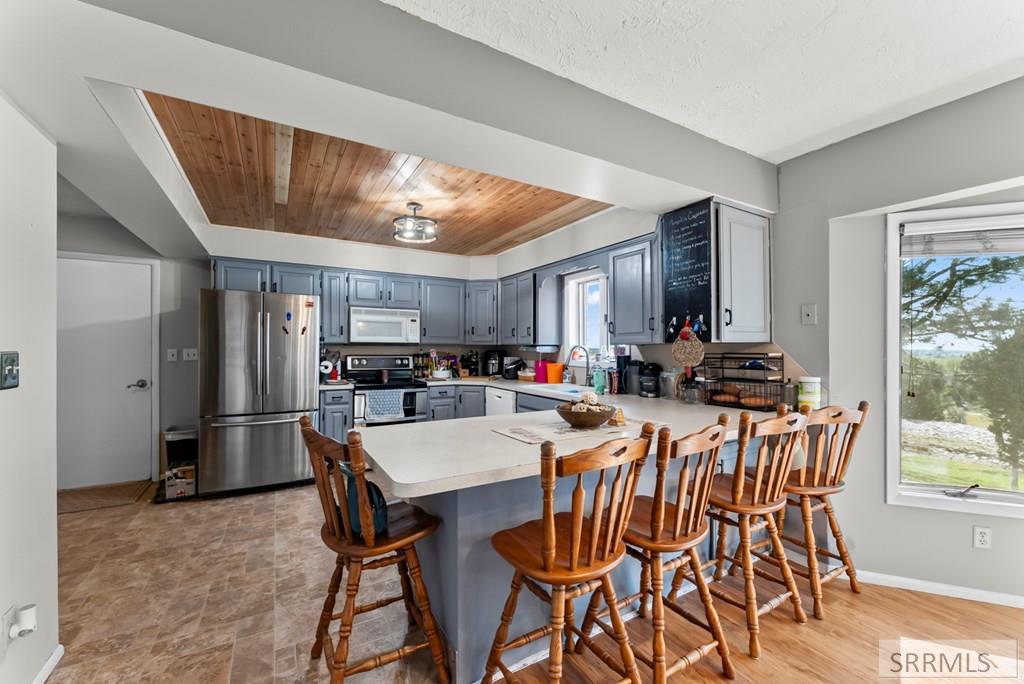 6685 East Iona Road Idaho Falls, ID 83401 - Photo 9 of 59