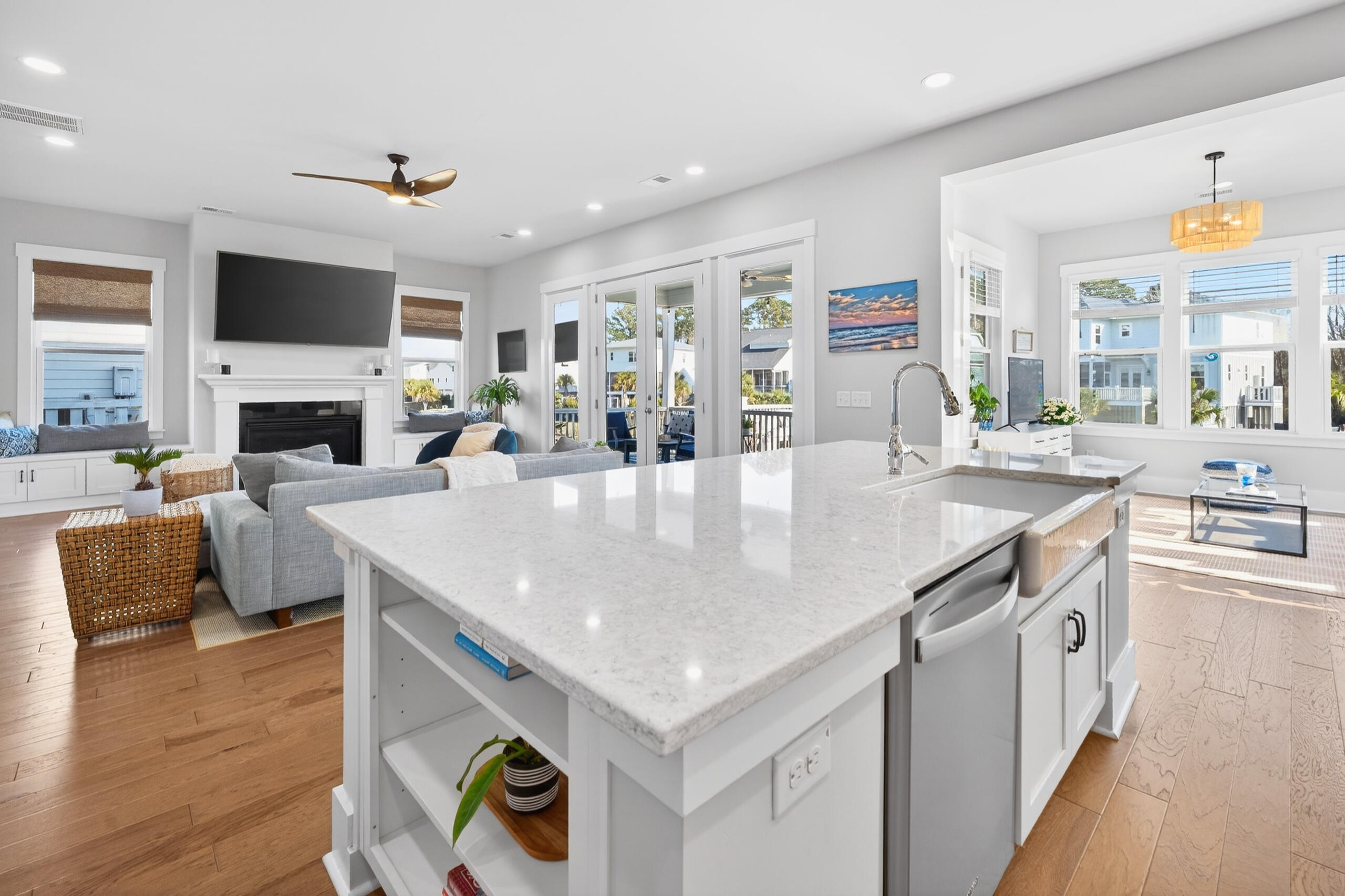 1464 Stratton Place Mount Pleasant, SC 29466 - Photo 17 of 86 Open kitchen