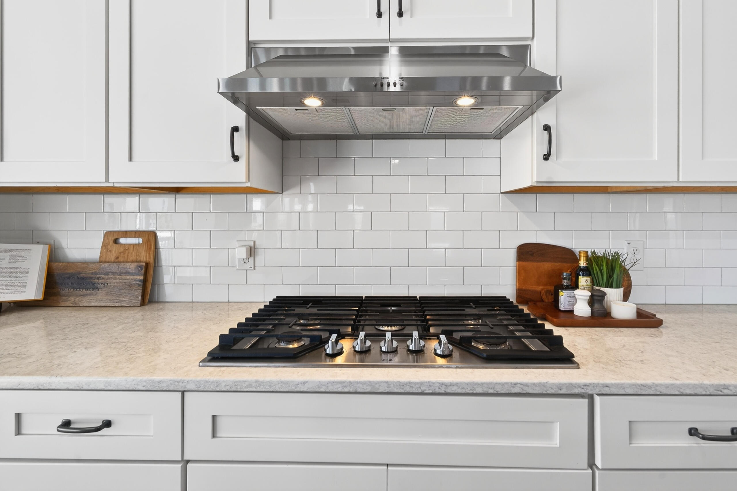 1464 Stratton Place Mount Pleasant, SC 29466 - Photo 23 of 86 Gas cooktop