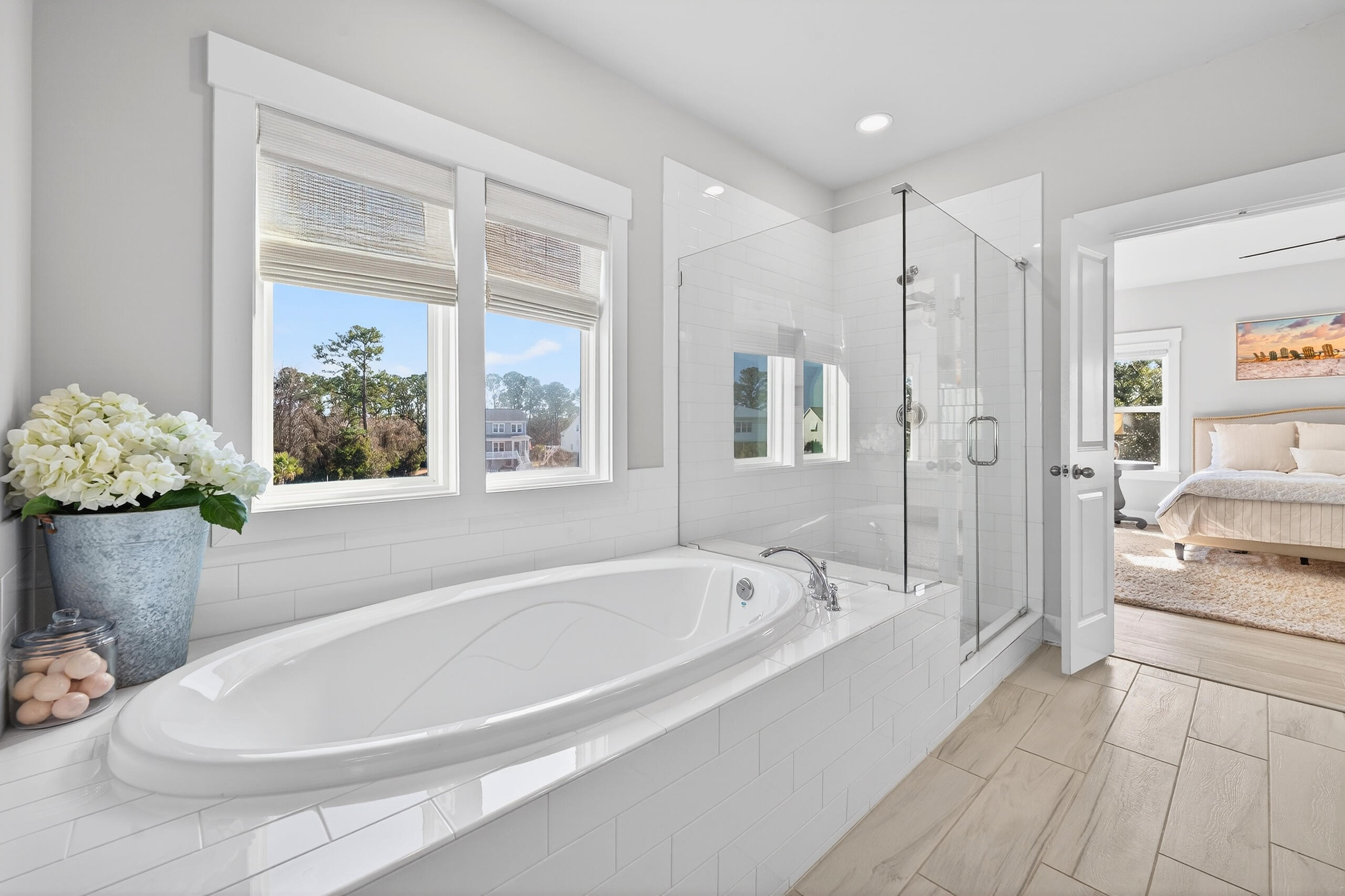 1464 Stratton Place Mount Pleasant, SC 29466 - Photo 43 of 86 Large soaking tub and separate shower