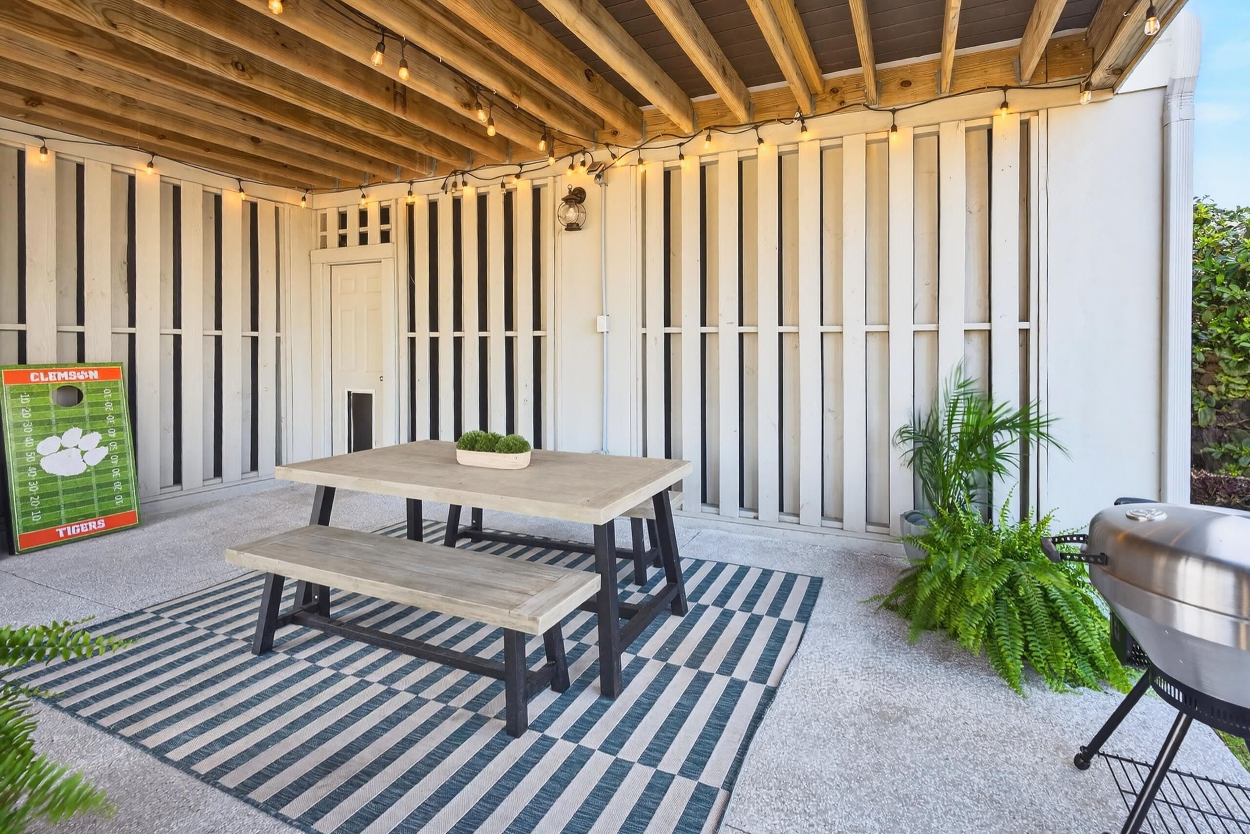 1464 Stratton Place Mount Pleasant, SC 29466 - Photo 70 of 86 Downstairs patio- dining area