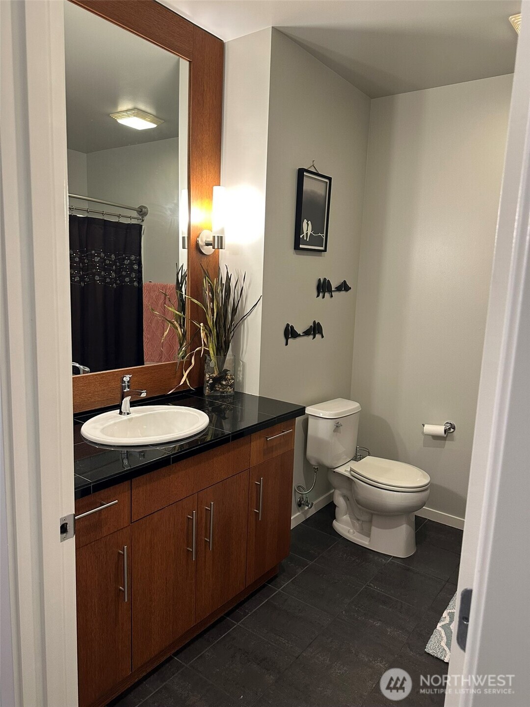 2721 1st Avenue, Unit 103 Seattle, WA 98121 - Photo 13 of 32