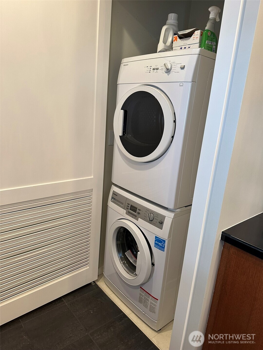 2721 1st Avenue, Unit 103 Seattle, WA 98121 - Photo 16 of 32