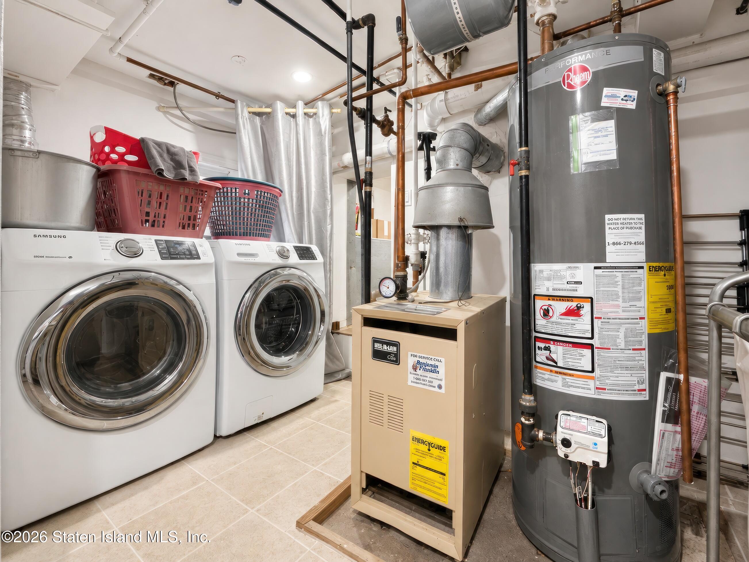 738 Woodrow Road Staten Island, NY 10312 - Photo 20 of 28 738 Woodrow laundry
