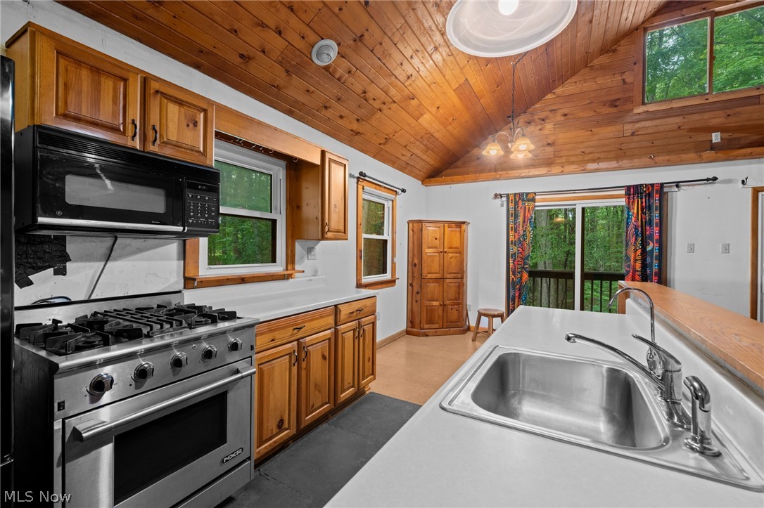 9249 Gilbert Road Ravenna, OH 44266 - Photo 13 of 50
