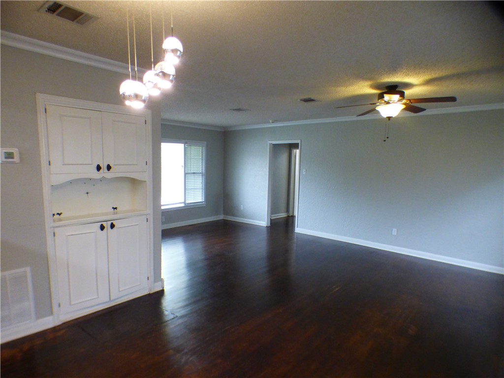 3801 Sanger Avenue Waco, TX 76710 - Photo 5 of 20