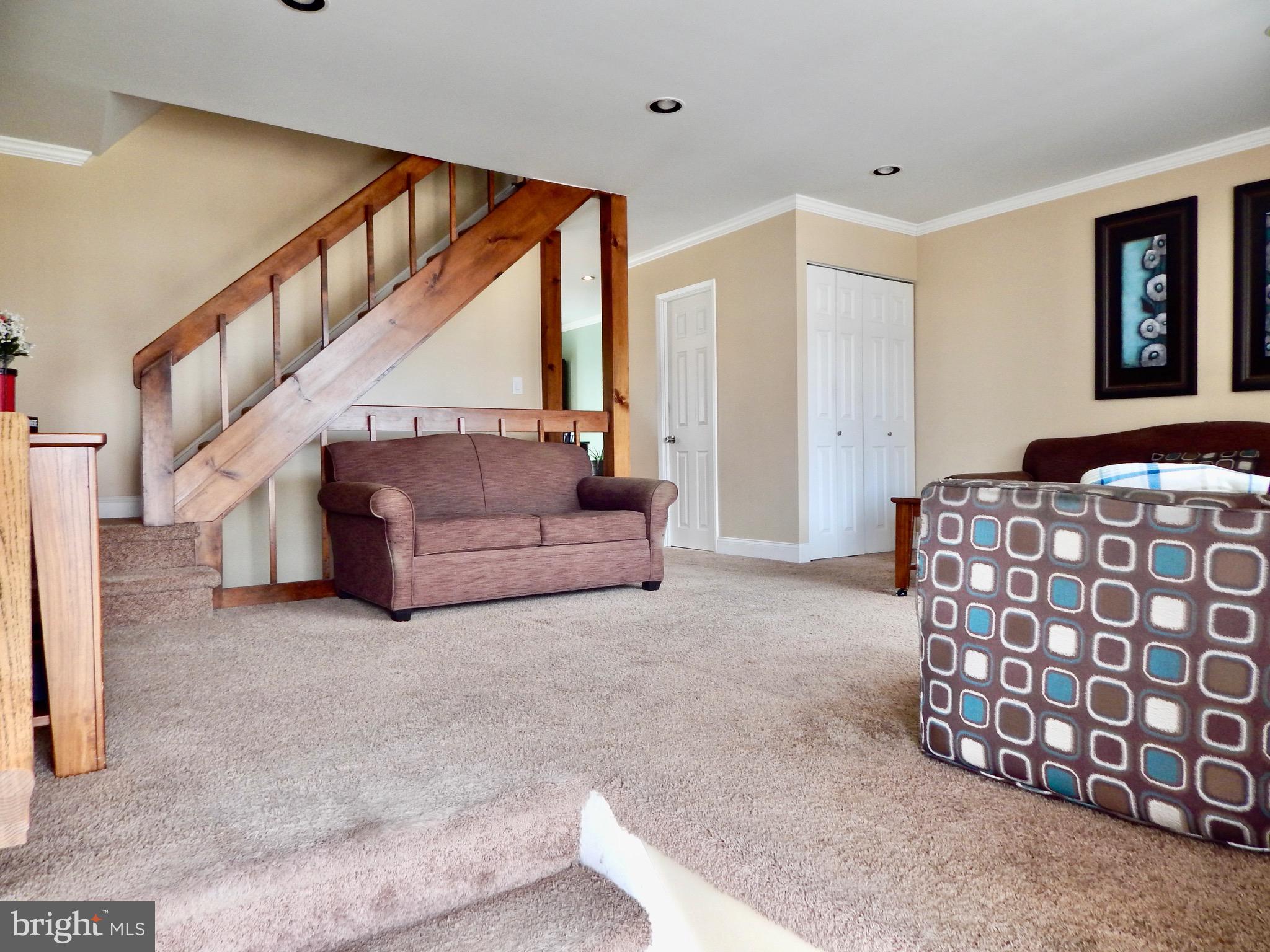 3207 Gurley Road Philadelphia, PA 19154 - Photo 3 of 45