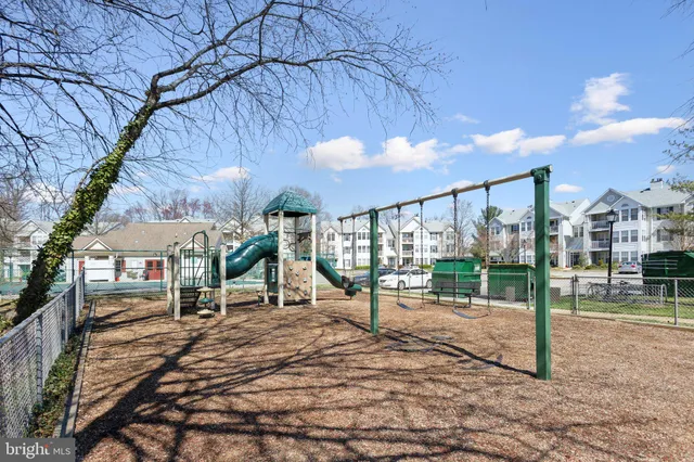 $385,000 | 7514 Snowpea Court, Unit G, Alexandria, VA 22306