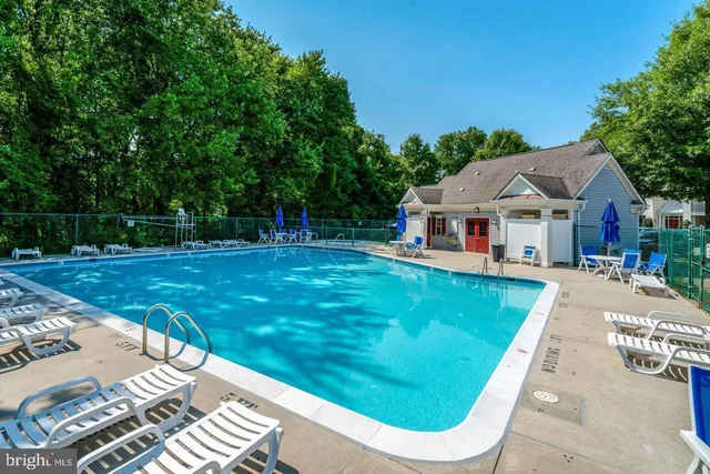 $385,000 | 7514 Snowpea Court, Unit G, Alexandria, VA 22306