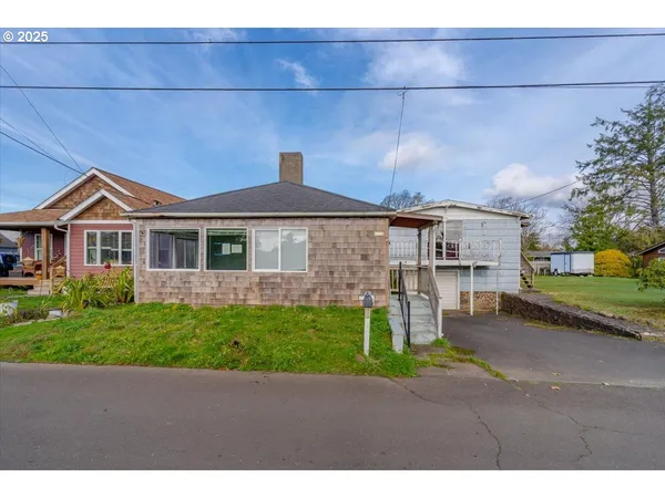 $289,900 | 1110 6th Avenue, Seaside, OR 97138
